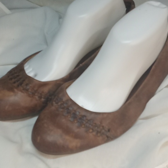 Born brown leather flats size 10 - Picture 2 of 6